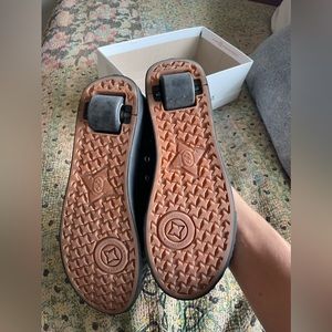 Black heelys